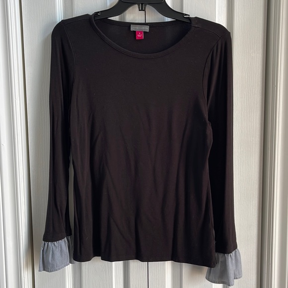 Vince Camuto pullover long sleeve top with faux striped cuffs. - Picture 1 of 5